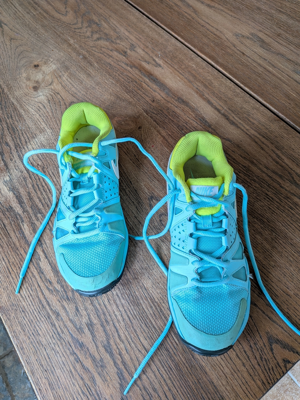 Nike Women's Blue/Neon Yellow Vapor Advantage Shoes Sneakers Size 6 599364-417